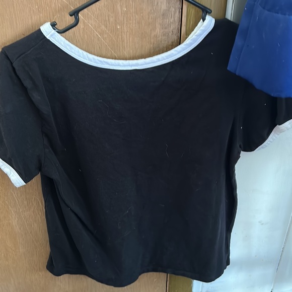 Crop top barely worn - Picture 2 of 2